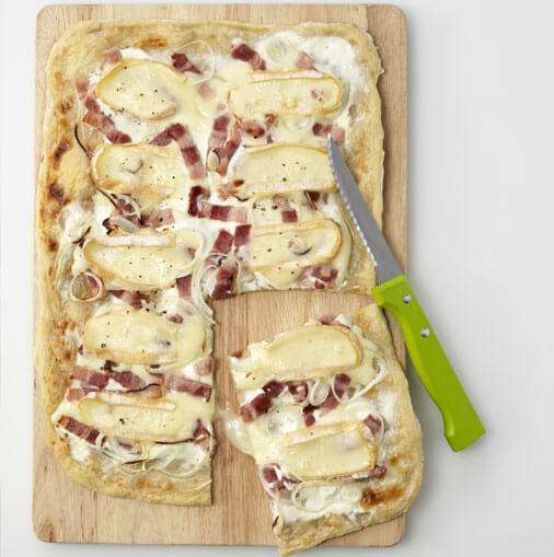 Recette flammekueche à la pate feuilletée et au Reblochon